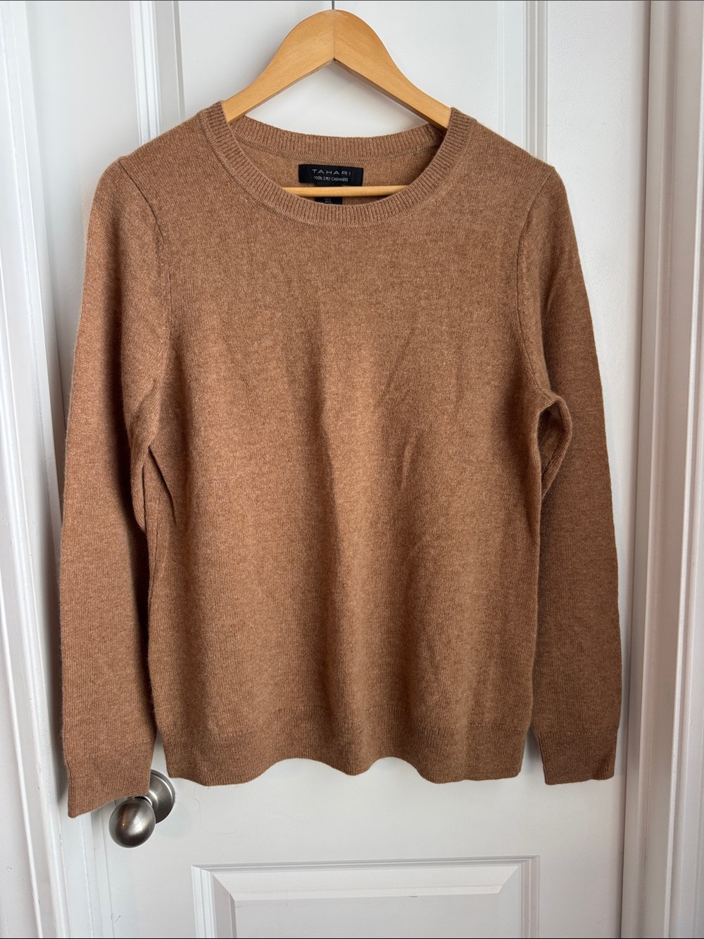 Tahari Women’s 100% Cashmere Brown Crewneck Sweater Size L